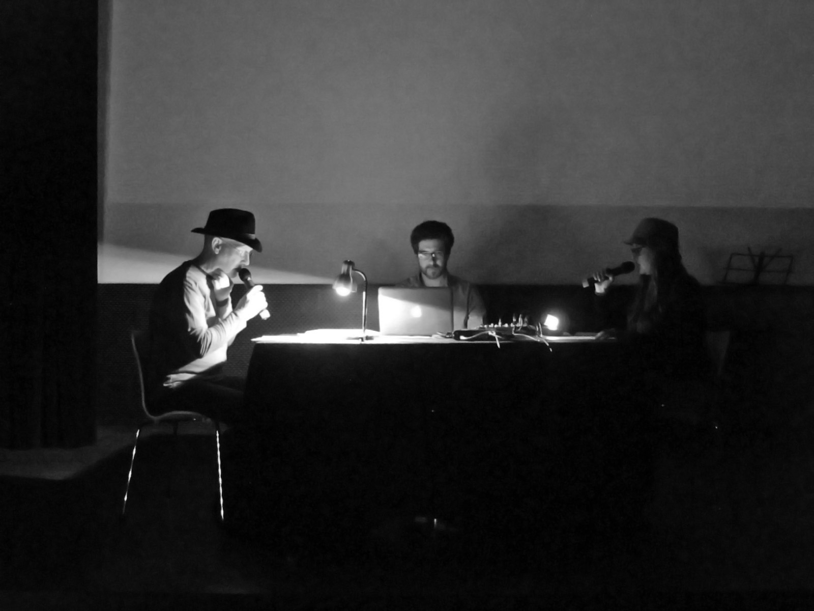 Esbozos radiales – Música y poesía de acción 9