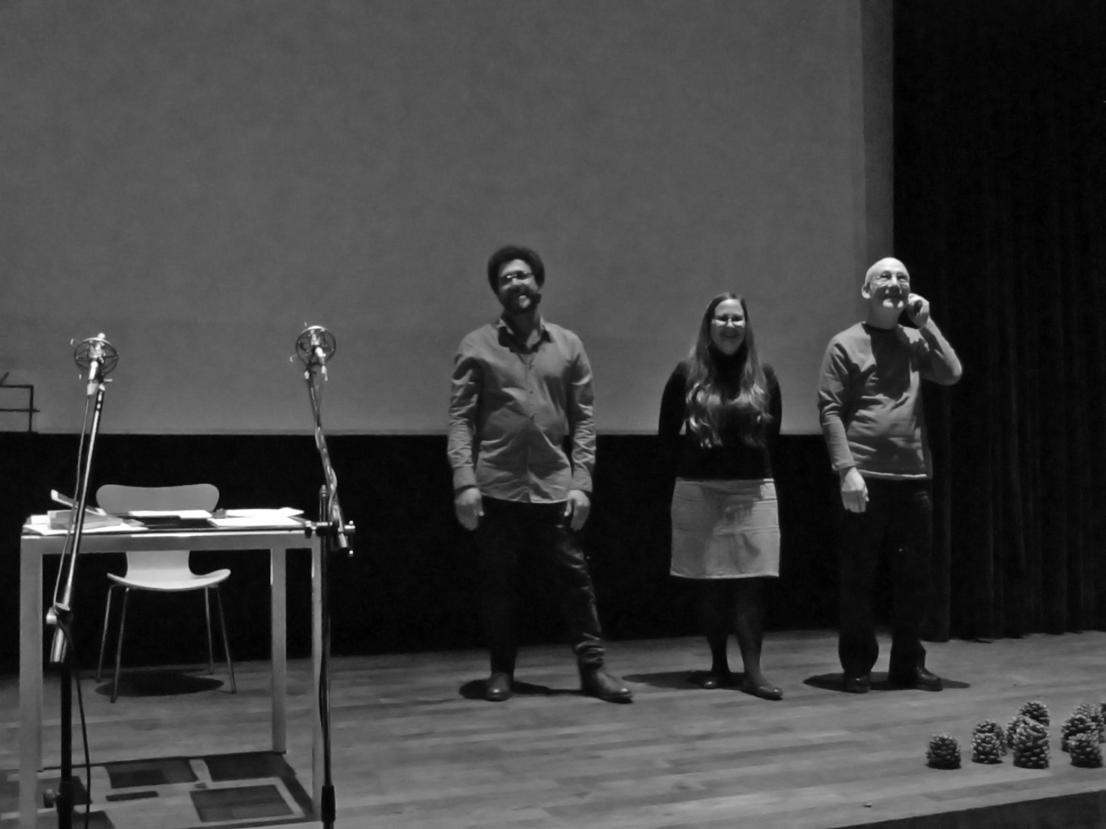 Esbozos radiales – Música y poesía de acción 16